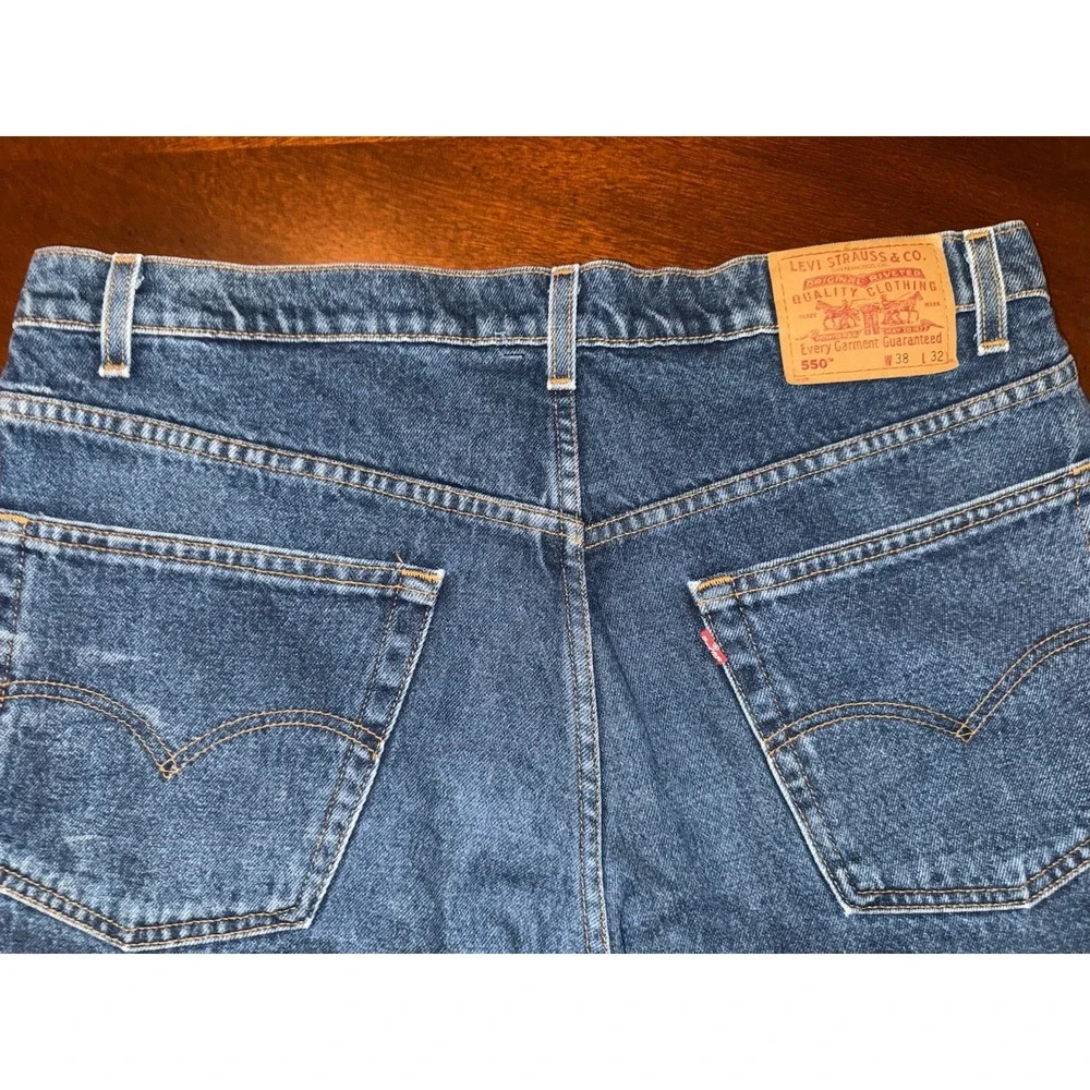 Levi 550 Mens Jeans Size 38x32‎ Relaxed Fit Dark Wash Broken In Soft SEE NOTES